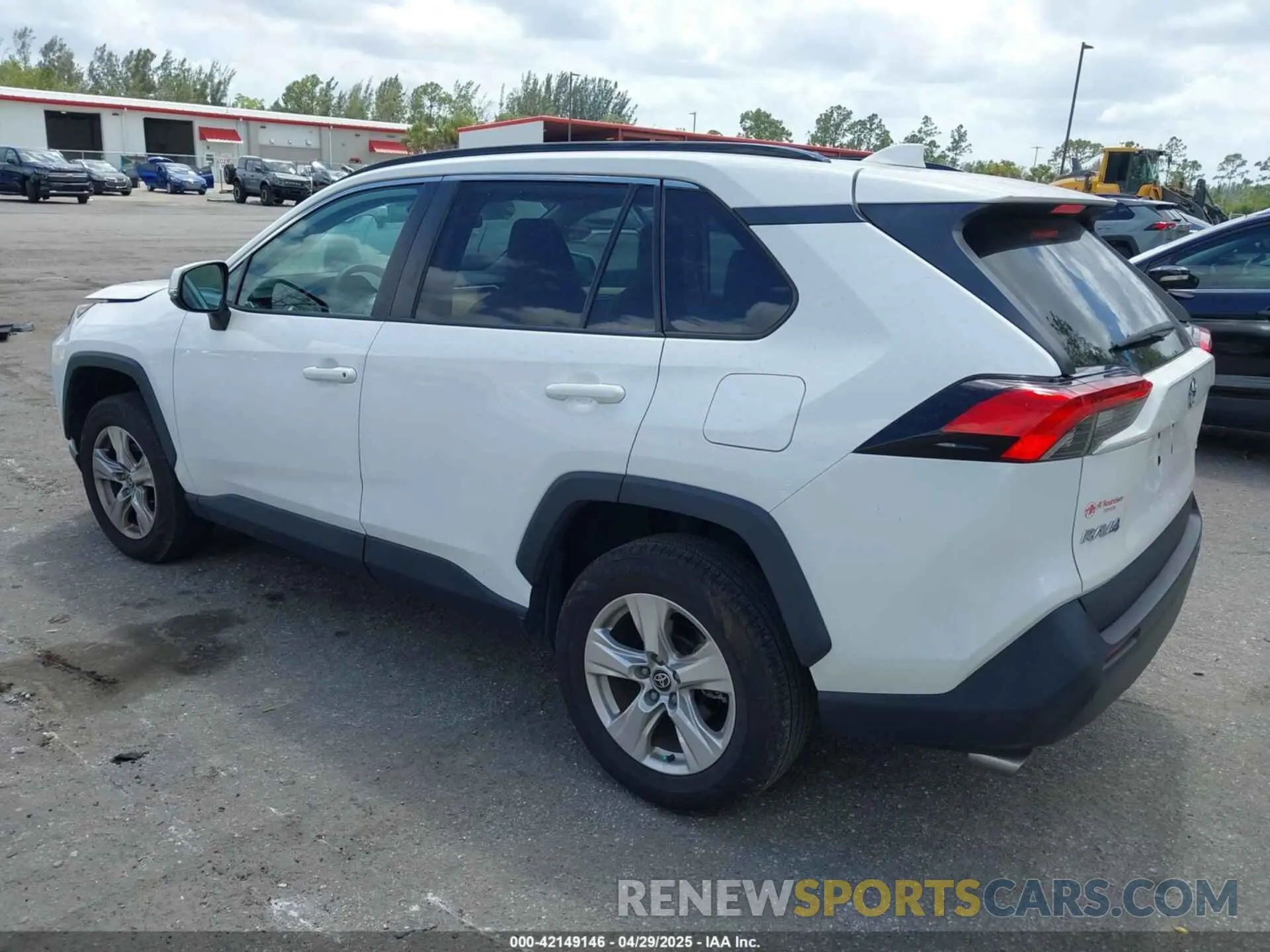 3 Photograph of a damaged car 2T3W1RFV6MC171885 TOYOTA RAV4 2021
