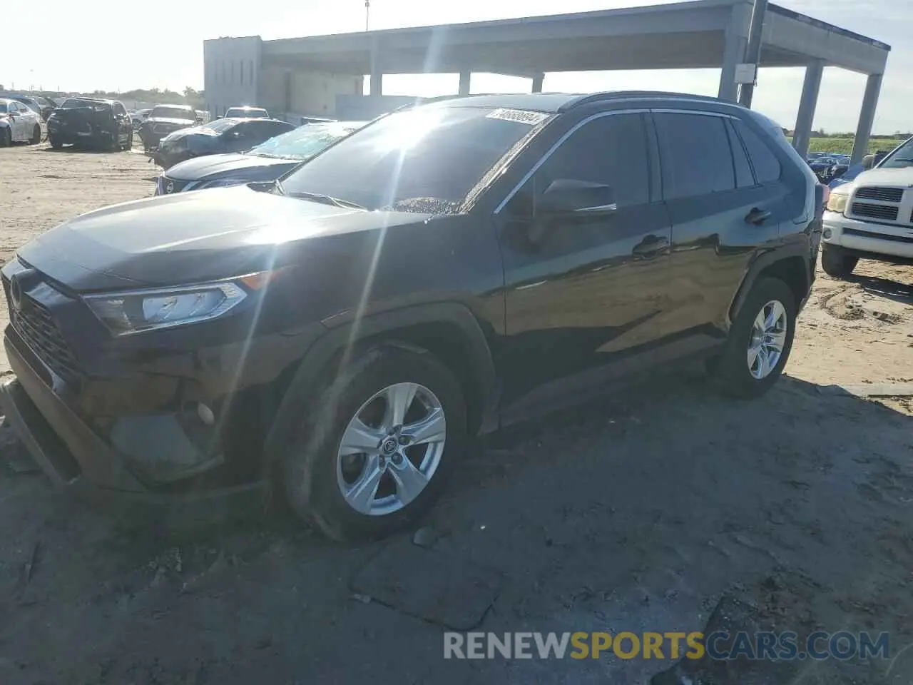 1 Photograph of a damaged car 2T3W1RFV6MC172664 TOYOTA RAV4 2021