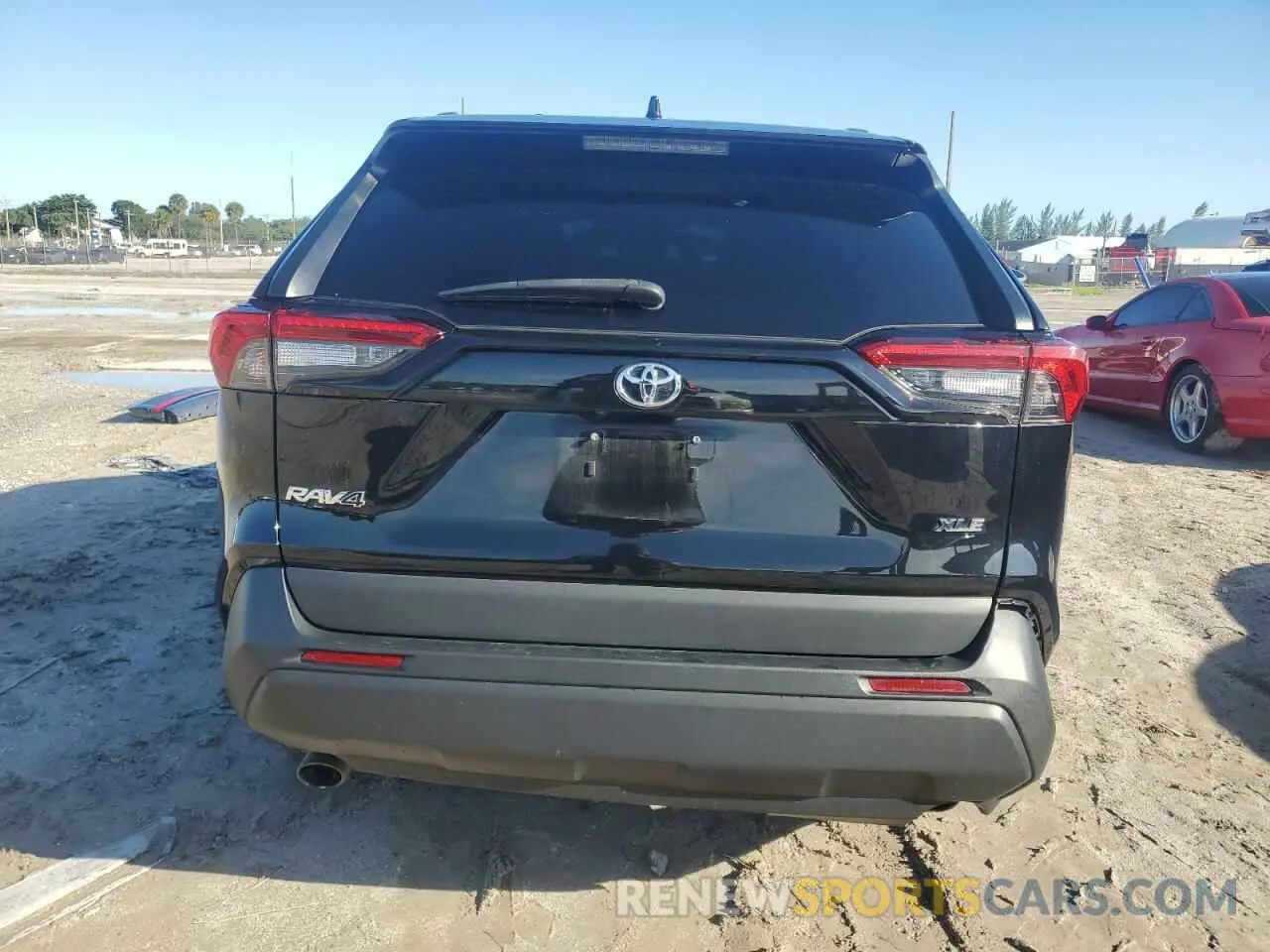 6 Photograph of a damaged car 2T3W1RFV6MC172664 TOYOTA RAV4 2021