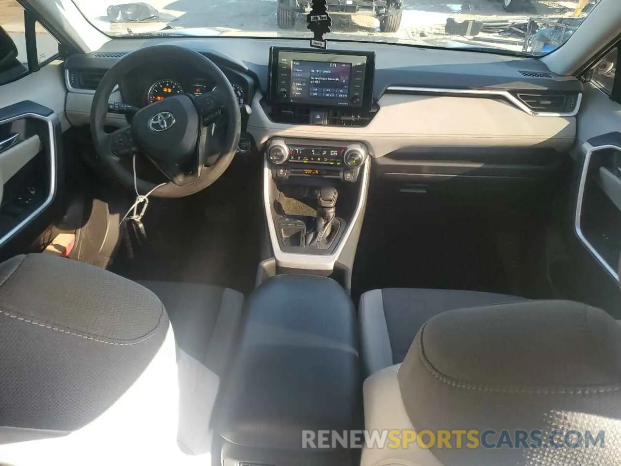 8 Photograph of a damaged car 2T3W1RFV6MC172664 TOYOTA RAV4 2021