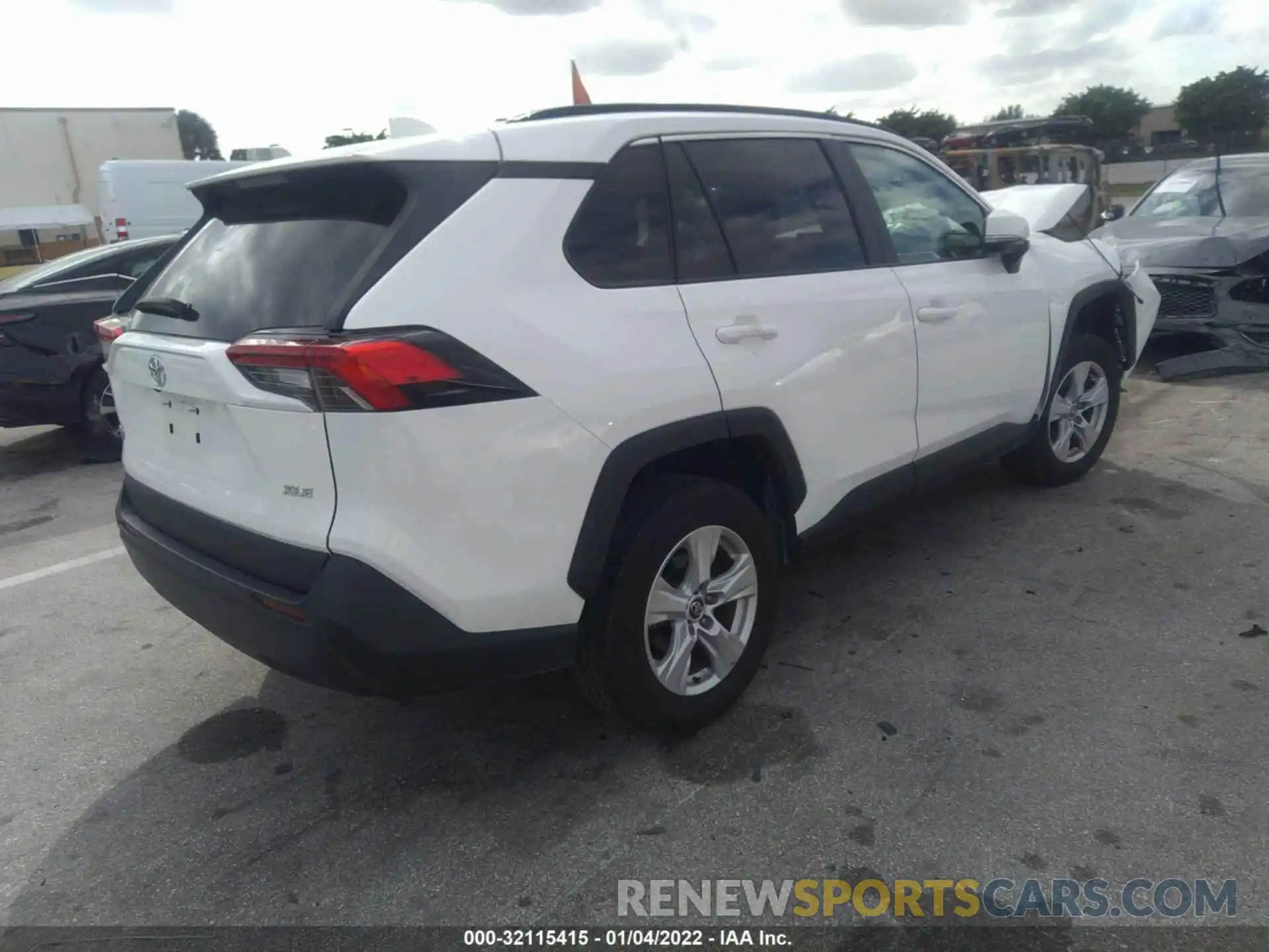 4 Photograph of a damaged car 2T3W1RFV6MW113869 TOYOTA RAV4 2021