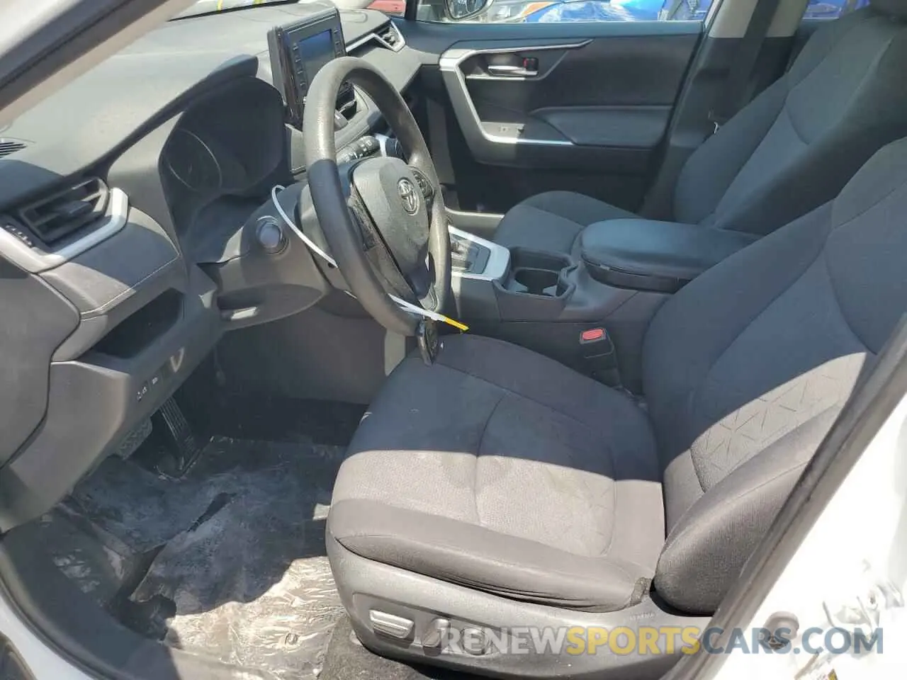 7 Photograph of a damaged car 2T3W1RFV6MW118019 TOYOTA RAV4 2021