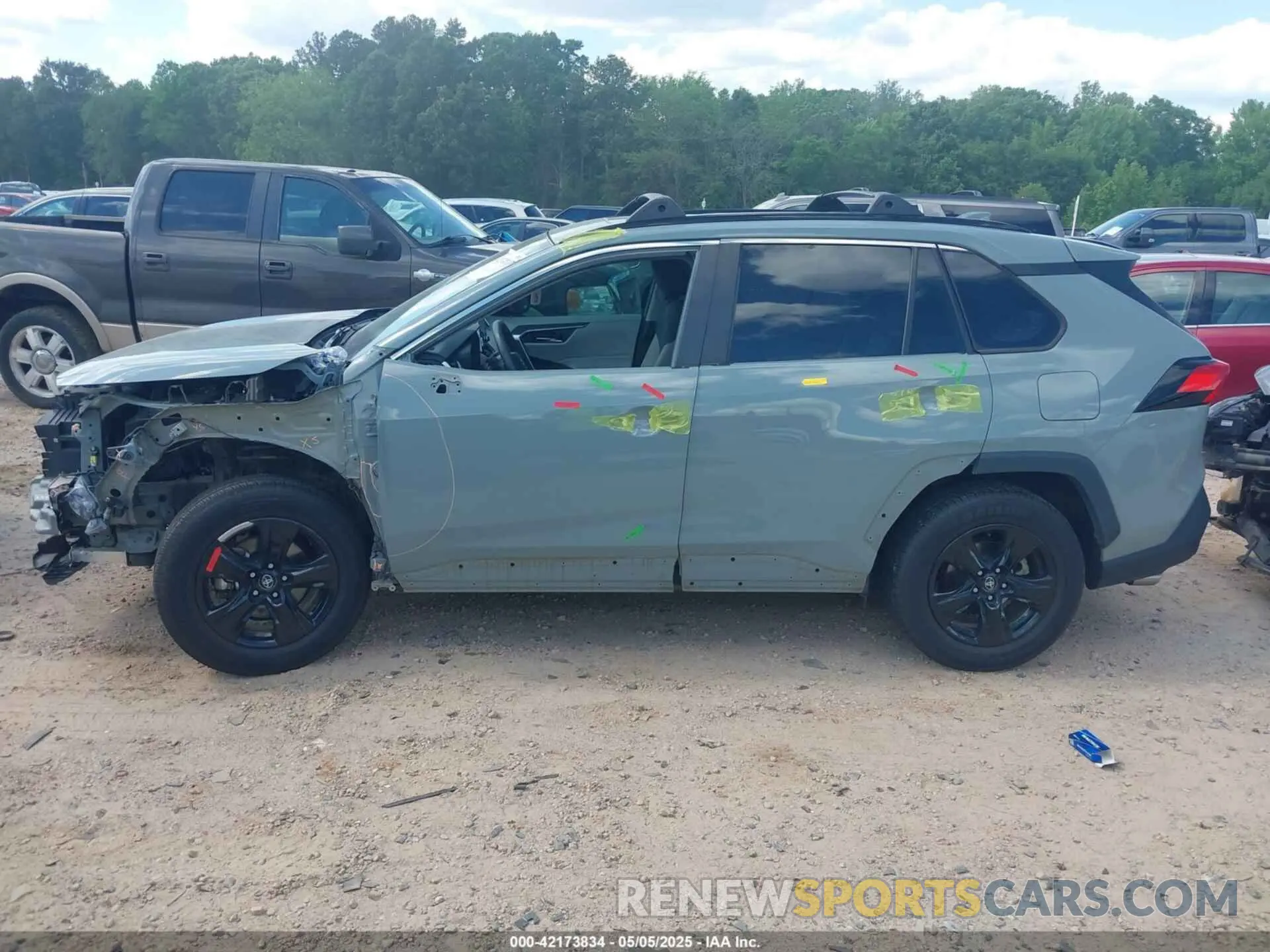 14 Photograph of a damaged car 2T3W1RFV6MW122829 TOYOTA RAV4 2021