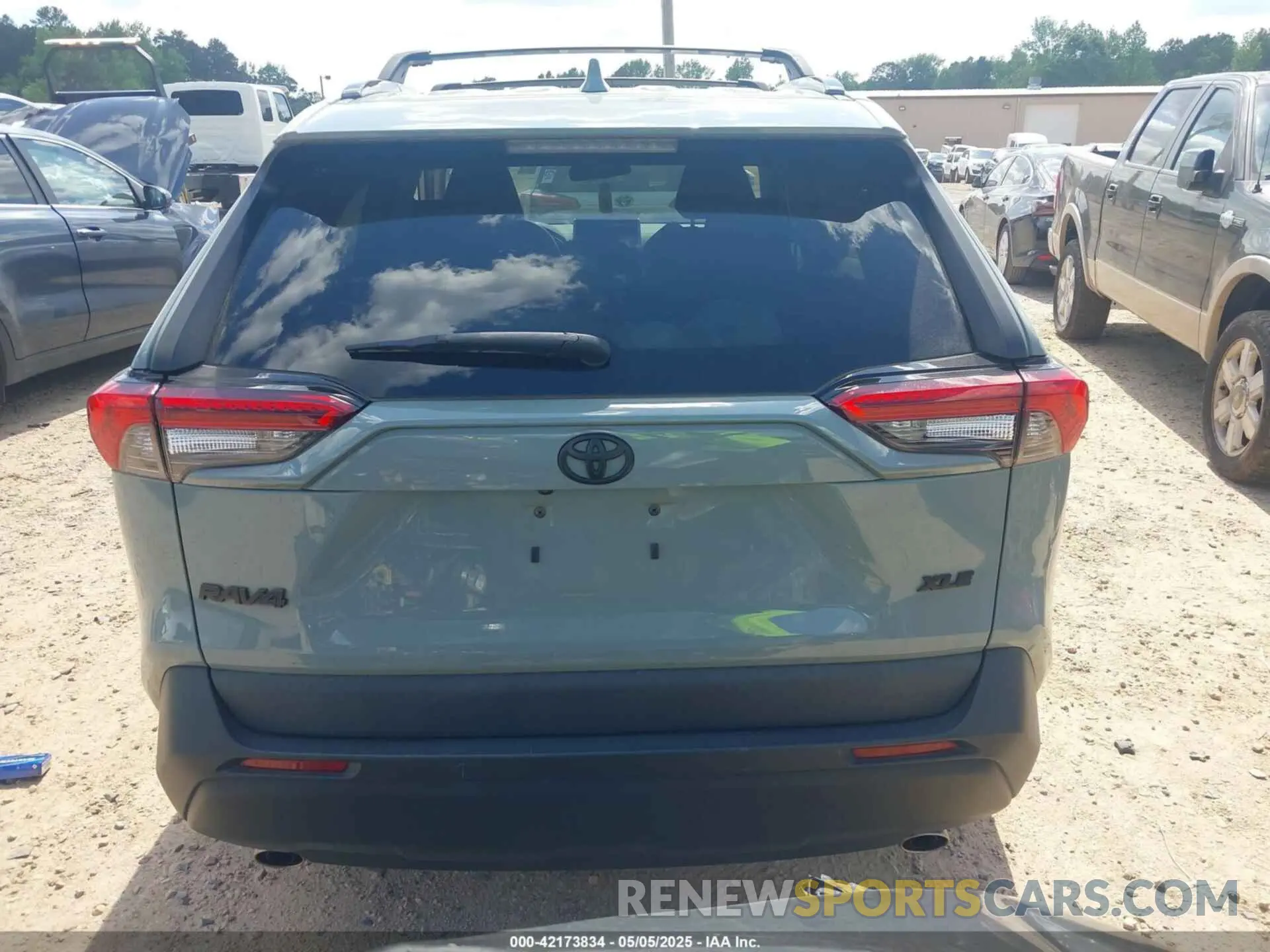 16 Photograph of a damaged car 2T3W1RFV6MW122829 TOYOTA RAV4 2021