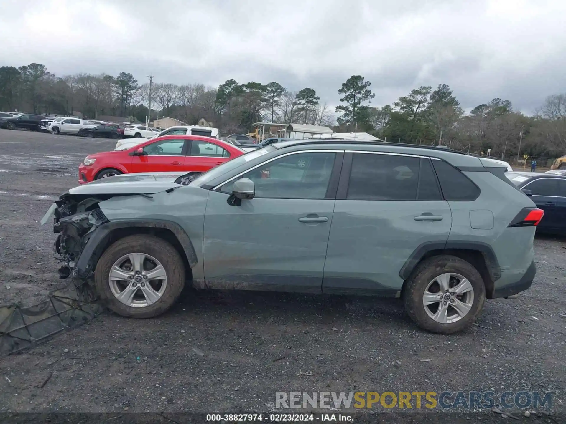 15 Photograph of a damaged car 2T3W1RFV6MW129084 TOYOTA RAV4 2021