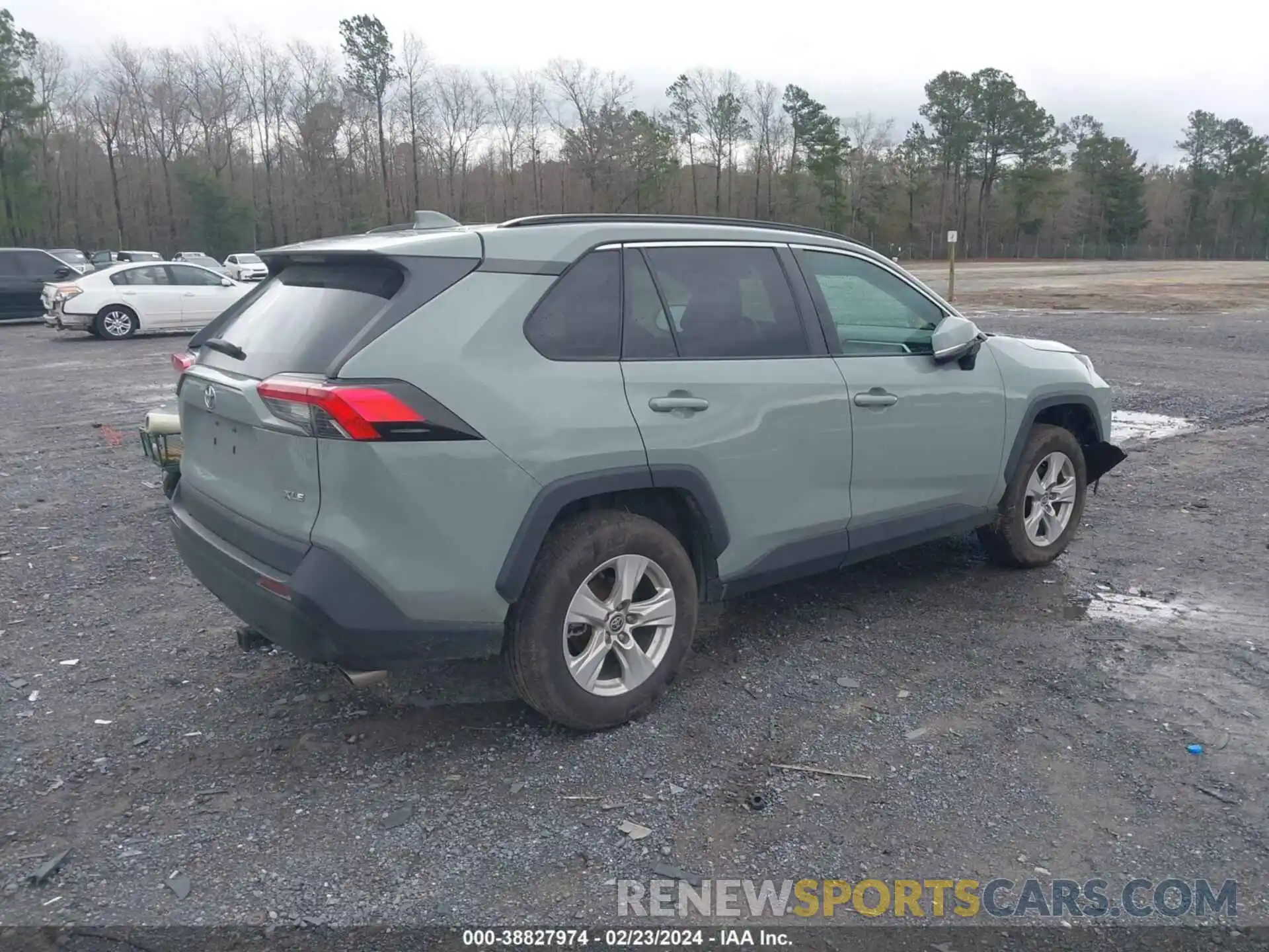 4 Photograph of a damaged car 2T3W1RFV6MW129084 TOYOTA RAV4 2021