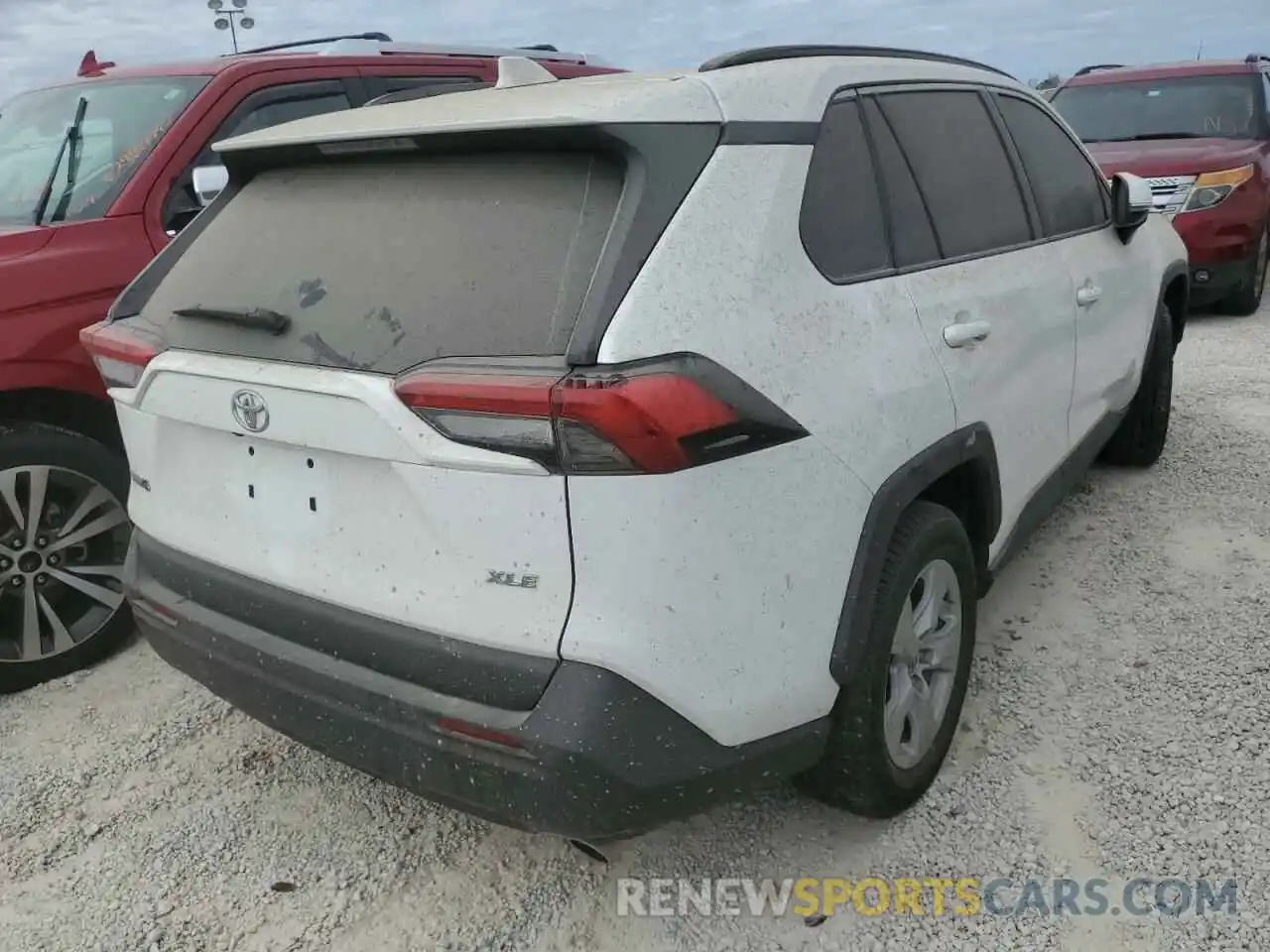 4 Photograph of a damaged car 2T3W1RFV6MW144961 TOYOTA RAV4 2021