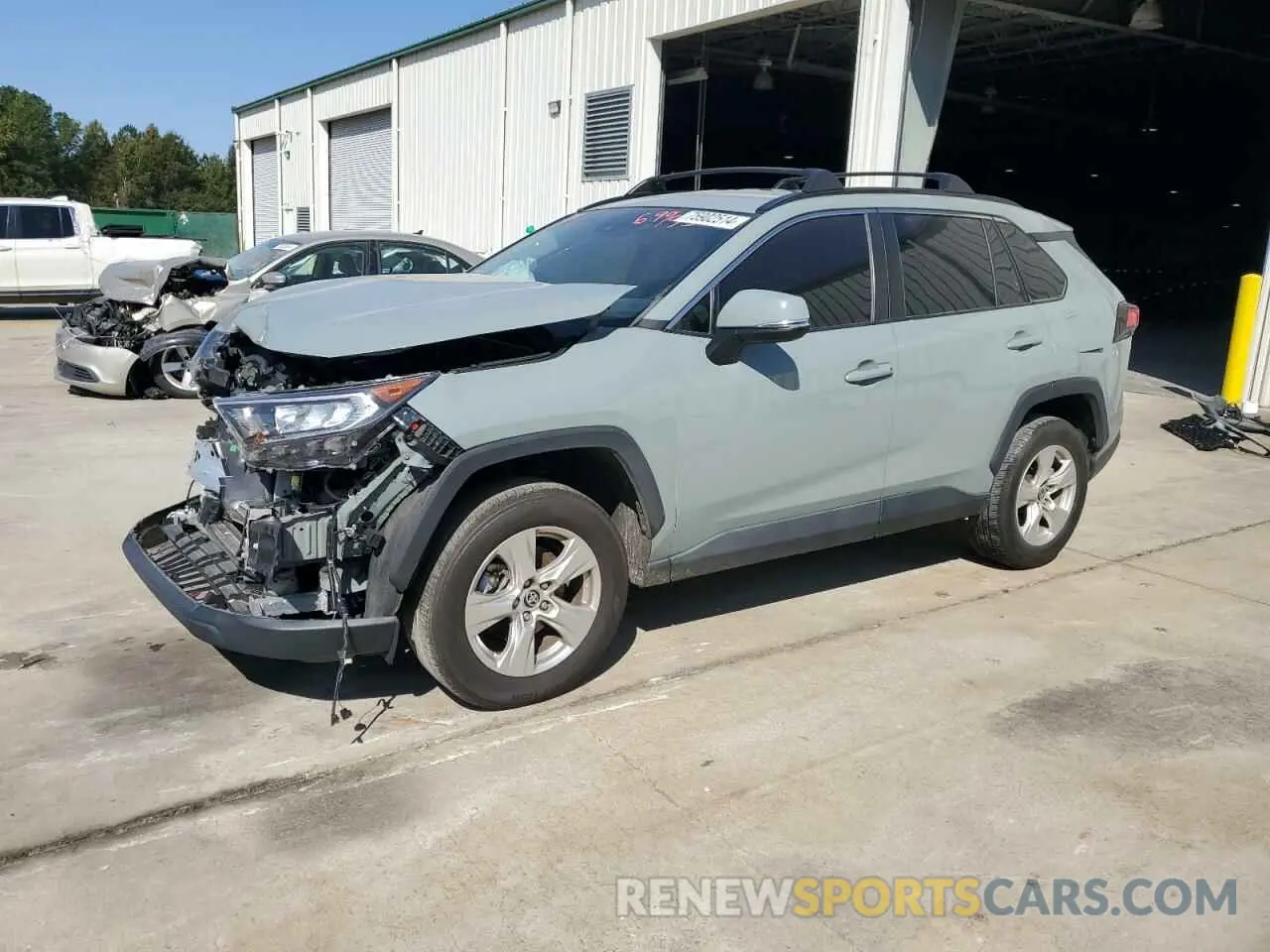 1 Photograph of a damaged car 2T3W1RFV6MW163168 TOYOTA RAV4 2021