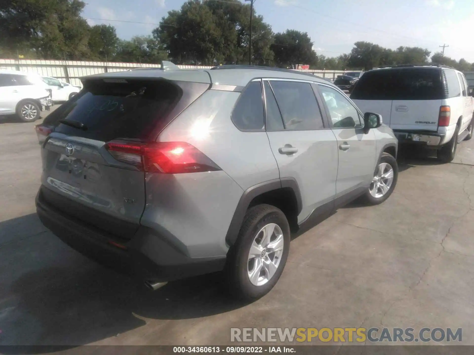 4 Photograph of a damaged car 2T3W1RFV6MW166510 TOYOTA RAV4 2021