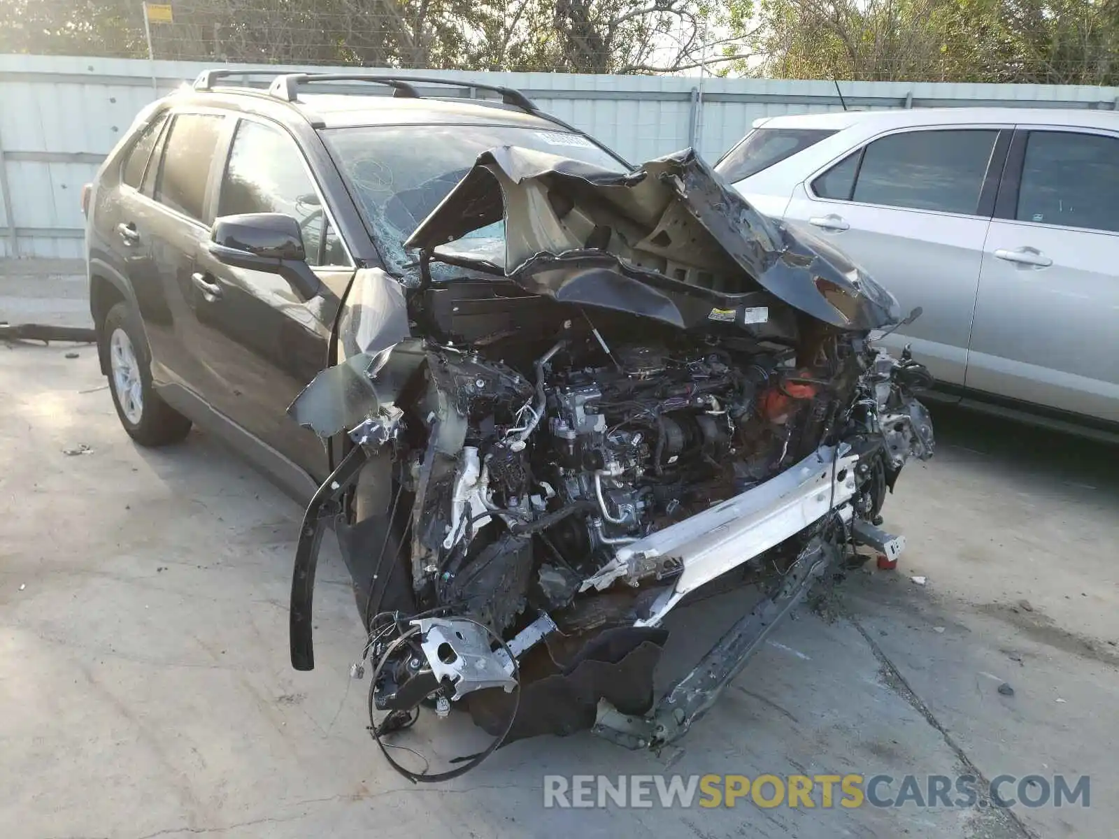 1 Photograph of a damaged car 2T3W1RFV7MC087381 TOYOTA RAV4 2021