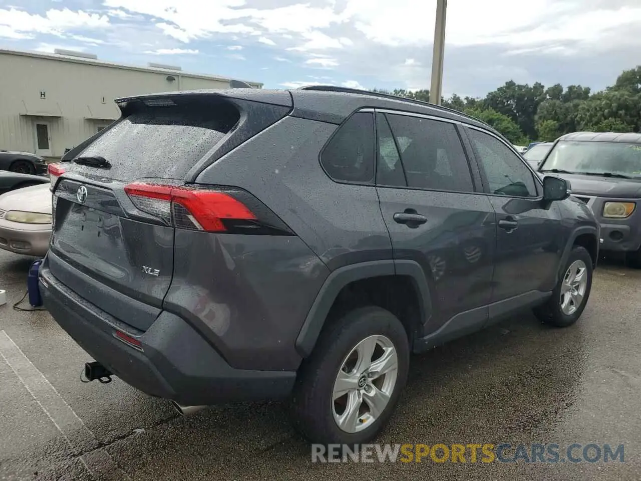 3 Photograph of a damaged car 2T3W1RFV7MC106883 TOYOTA RAV4 2021