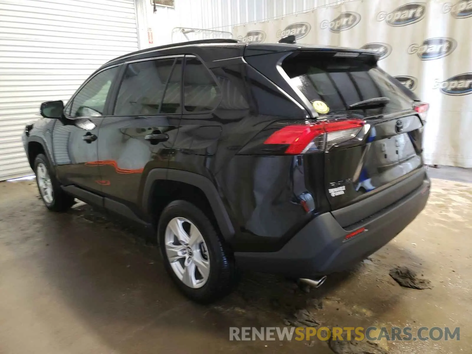 3 Photograph of a damaged car 2T3W1RFV7MC107970 TOYOTA RAV4 2021