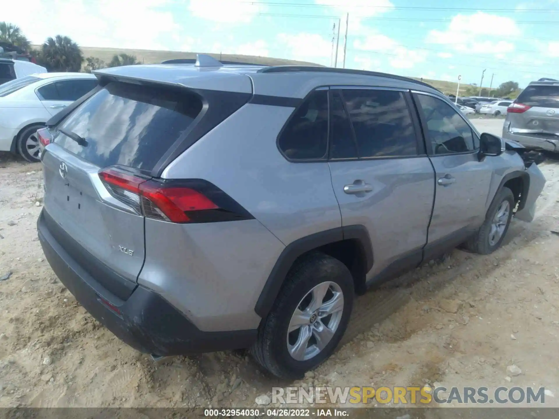 4 Photograph of a damaged car 2T3W1RFV7MC113171 TOYOTA RAV4 2021