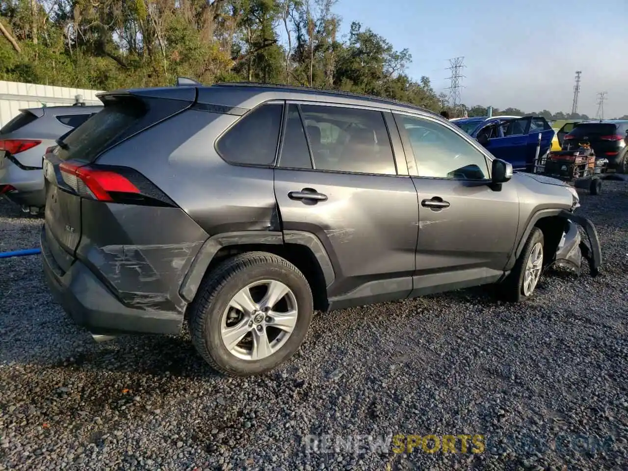 3 Photograph of a damaged car 2T3W1RFV7MC113283 TOYOTA RAV4 2021