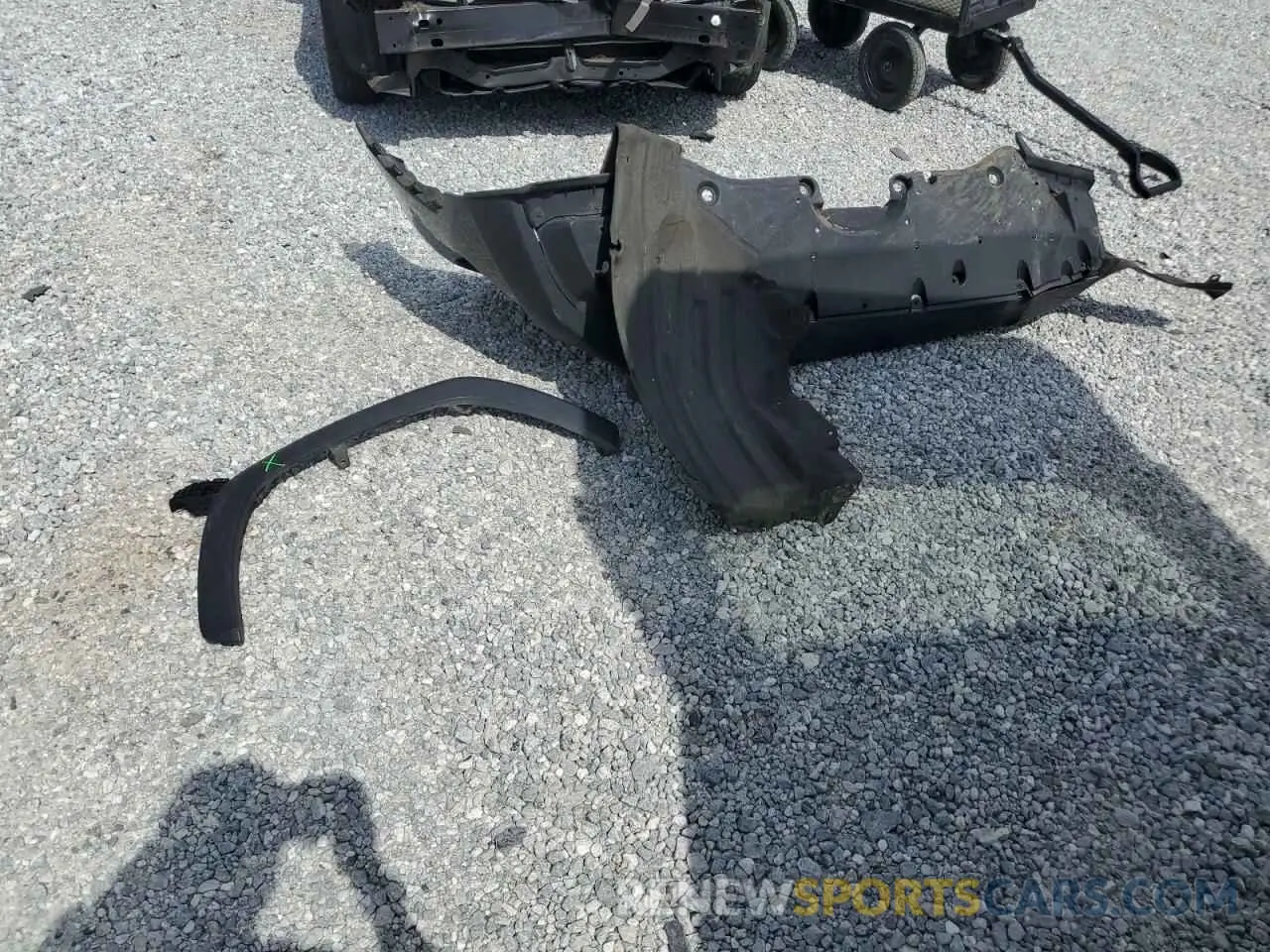 15 Photograph of a damaged car 2T3W1RFV7MC129774 TOYOTA RAV4 2021