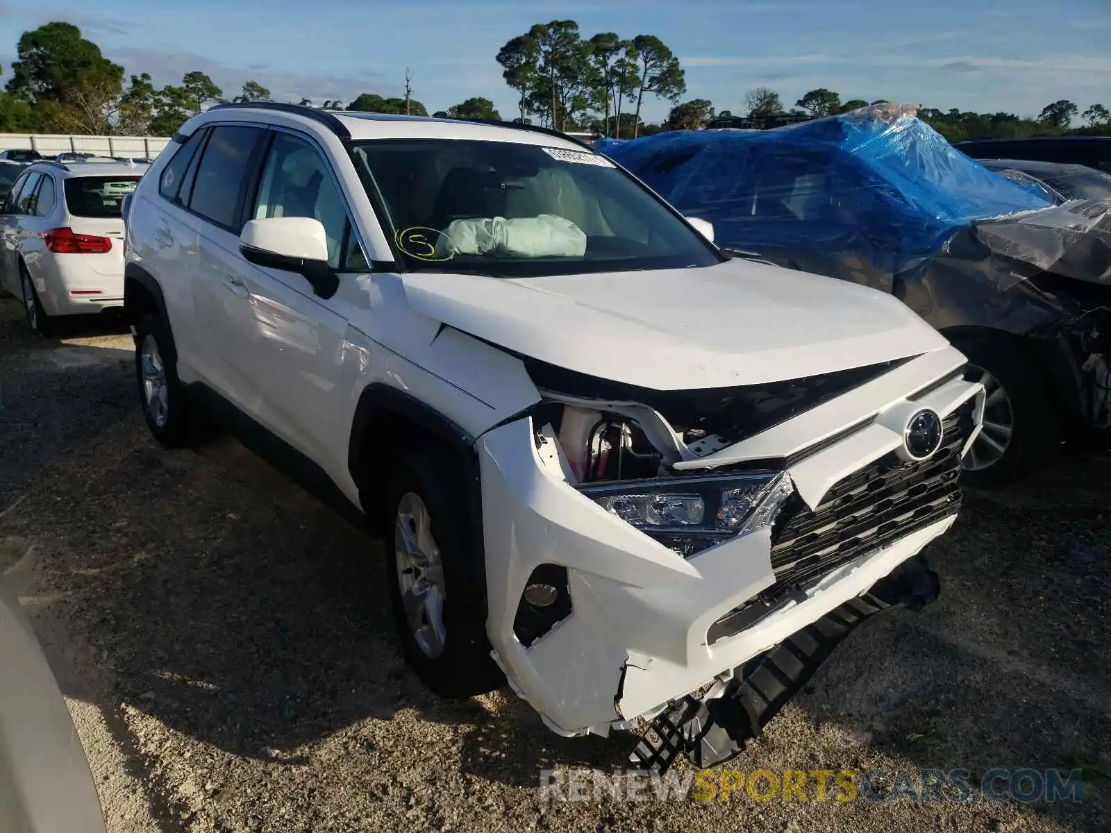 1 Photograph of a damaged car 2T3W1RFV7MC133033 TOYOTA RAV4 2021