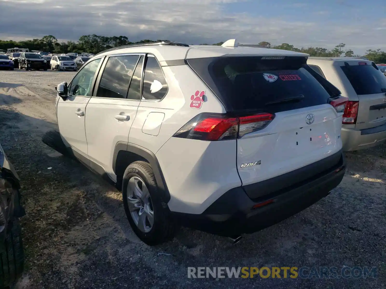 3 Photograph of a damaged car 2T3W1RFV7MC133033 TOYOTA RAV4 2021