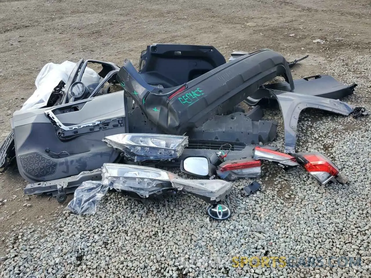 13 Photograph of a damaged car 2T3W1RFV7MC134120 TOYOTA RAV4 2021