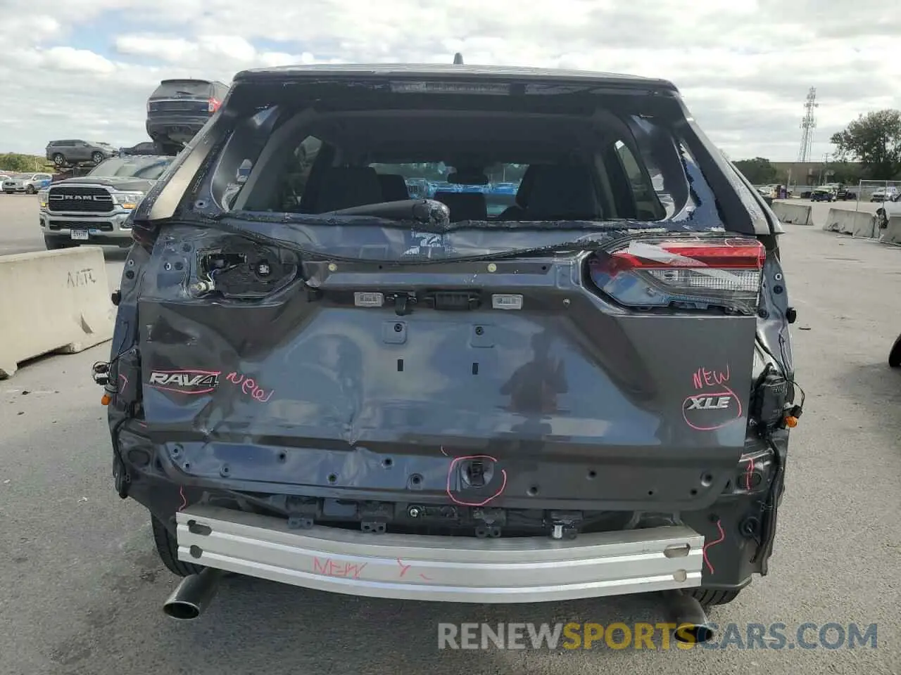 6 Photograph of a damaged car 2T3W1RFV7MC140581 TOYOTA RAV4 2021