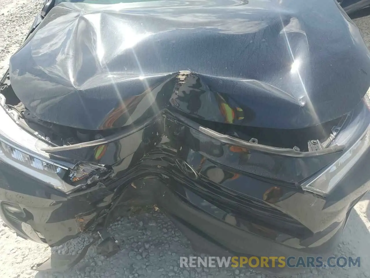 11 Photograph of a damaged car 2T3W1RFV7MC158398 TOYOTA RAV4 2021