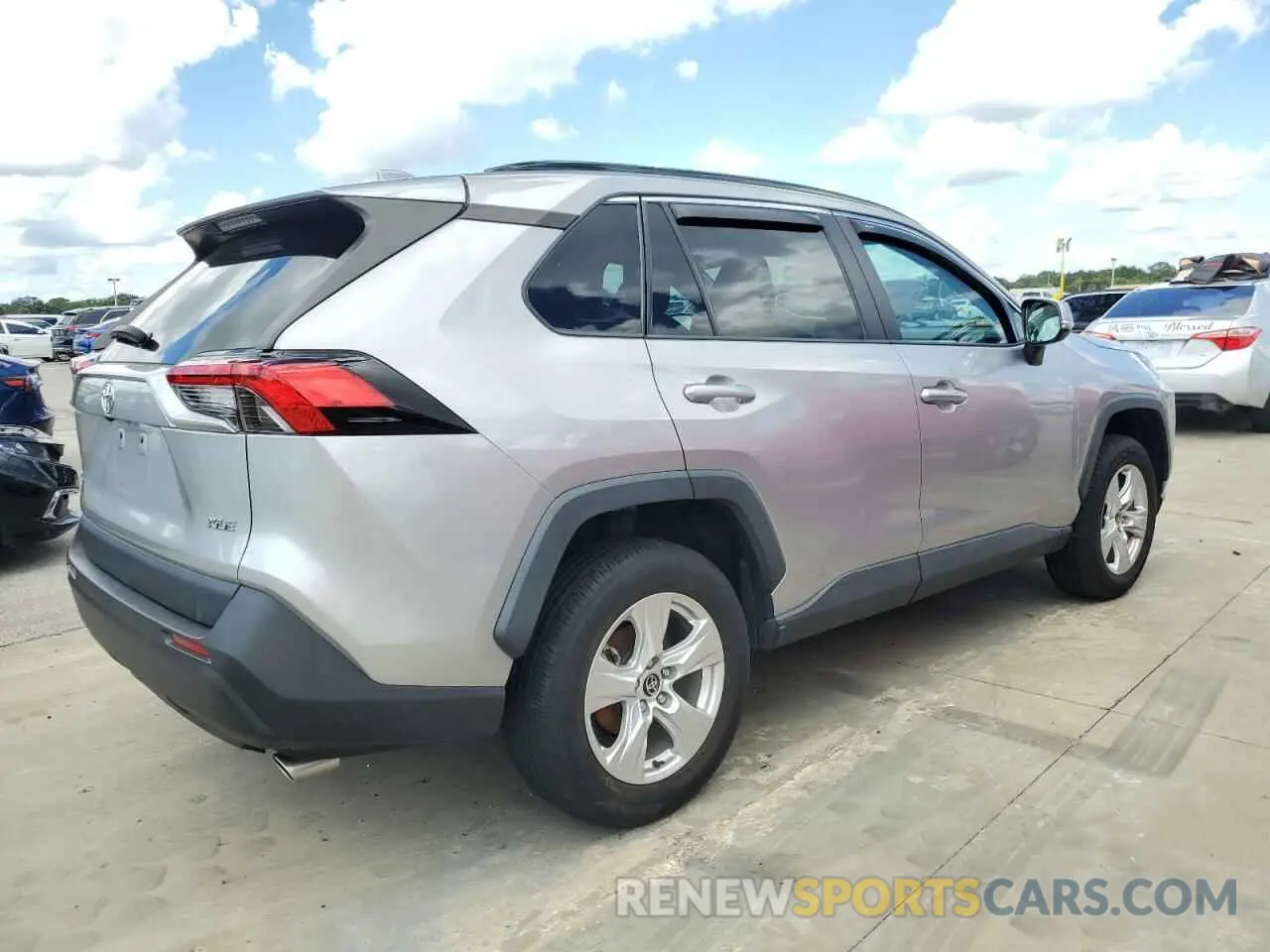 3 Photograph of a damaged car 2T3W1RFV7MC161138 TOYOTA RAV4 2021