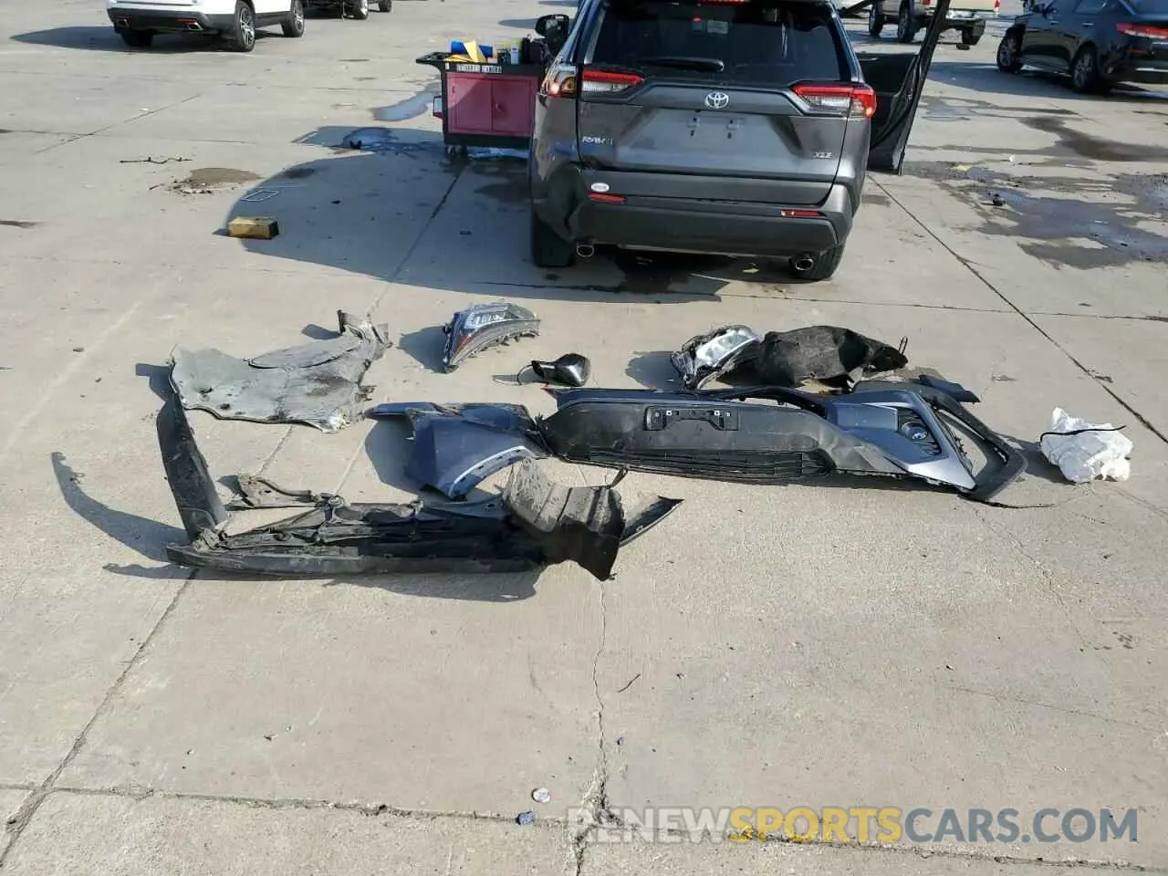13 Photograph of a damaged car 2T3W1RFV7MC163763 TOYOTA RAV4 2021