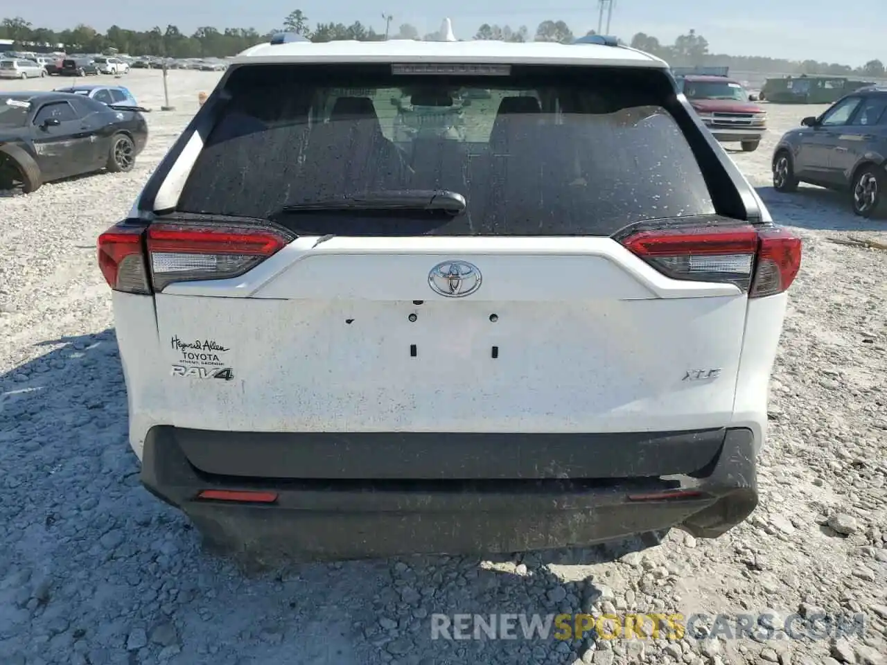 9 Photograph of a damaged car 2T3W1RFV7MC167831 TOYOTA RAV4 2021