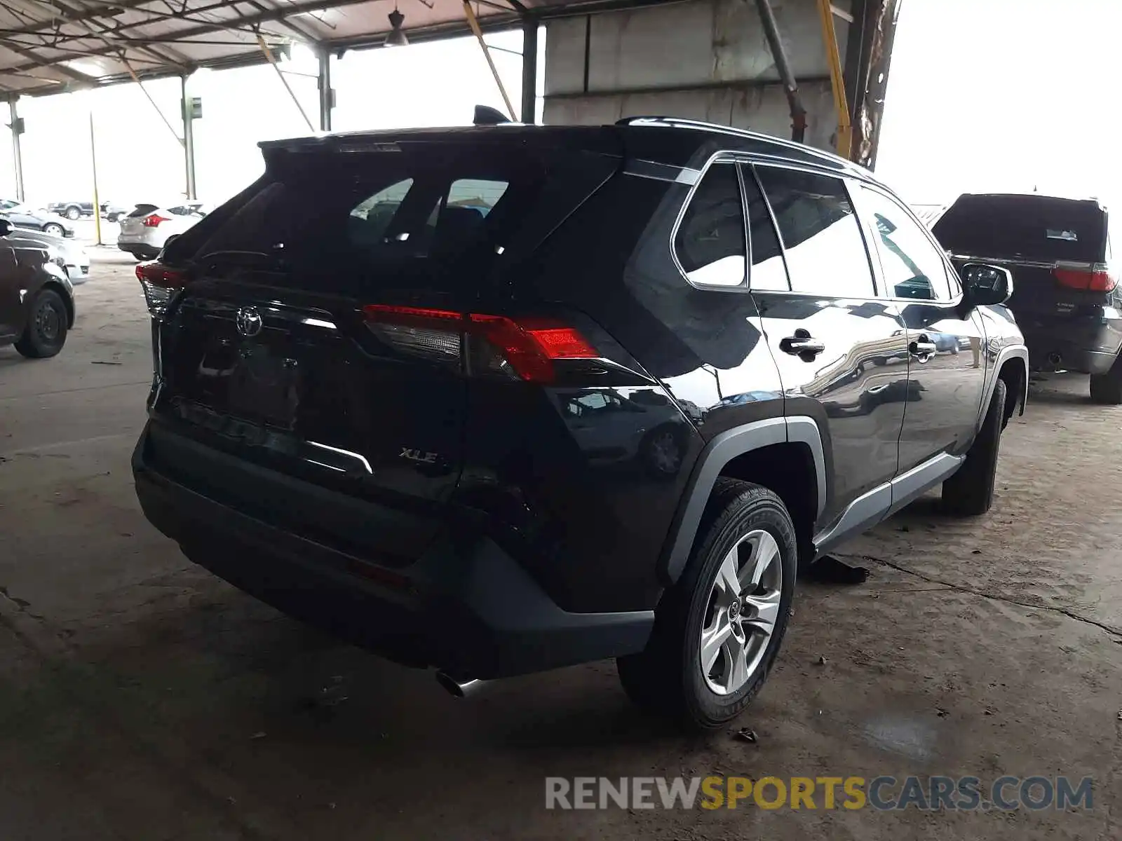 4 Photograph of a damaged car 2T3W1RFV7MW111290 TOYOTA RAV4 2021