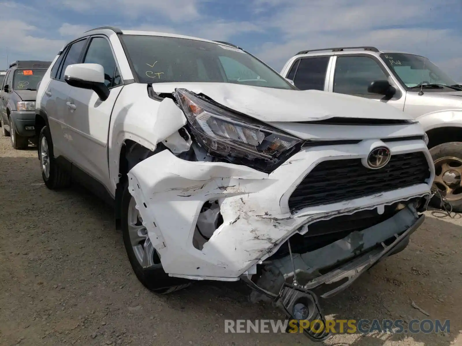 1 Photograph of a damaged car 2T3W1RFV7MW112570 TOYOTA RAV4 2021