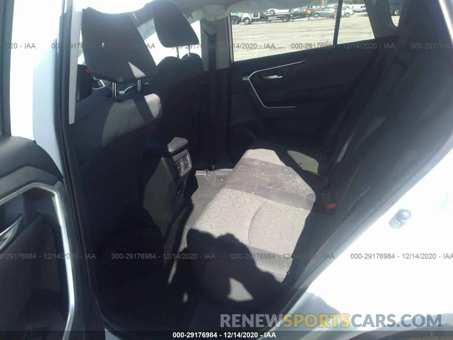 8 Photograph of a damaged car 2T3W1RFV7MW113184 TOYOTA RAV4 2021