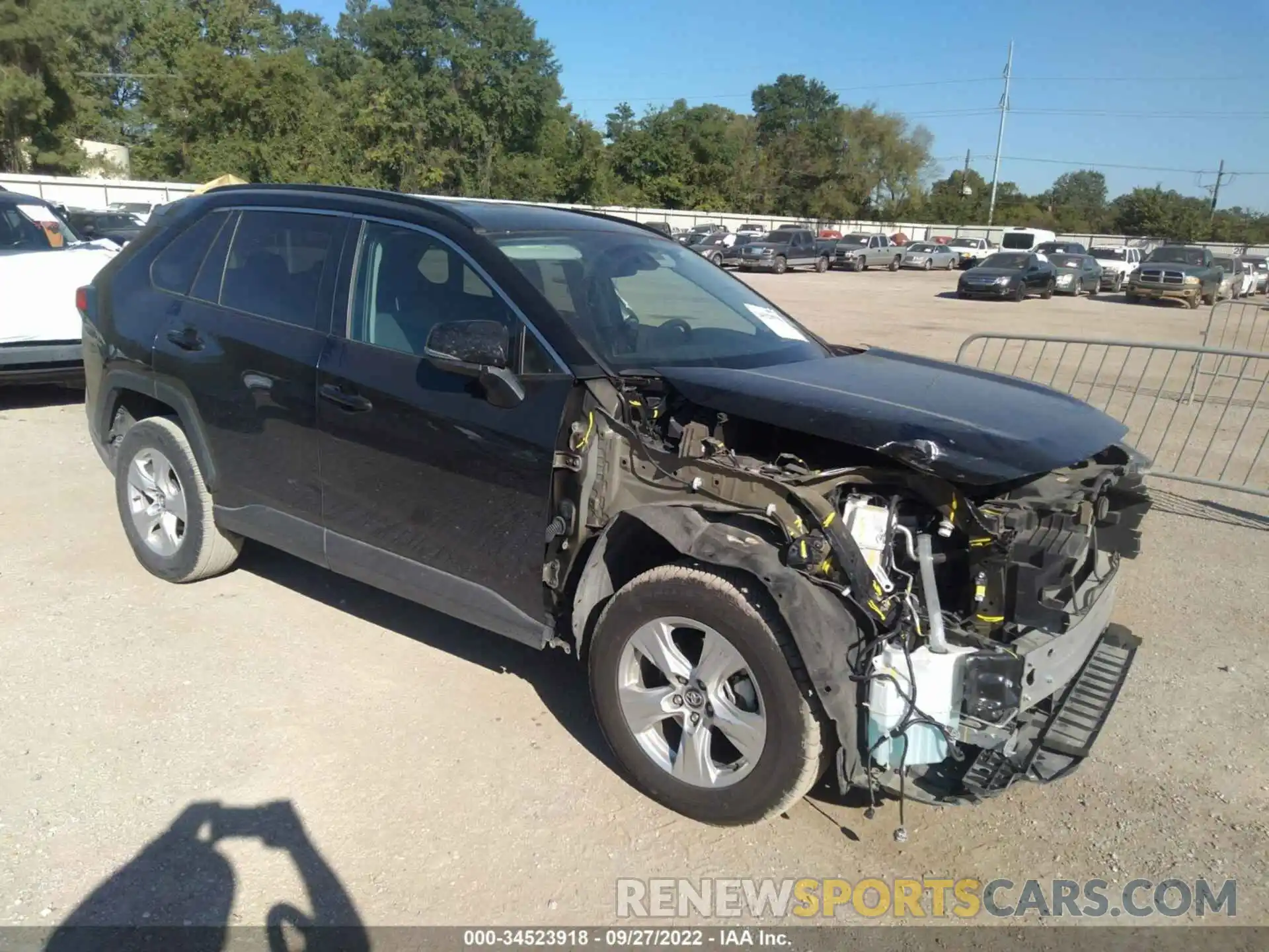 1 Photograph of a damaged car 2T3W1RFV7MW113587 TOYOTA RAV4 2021