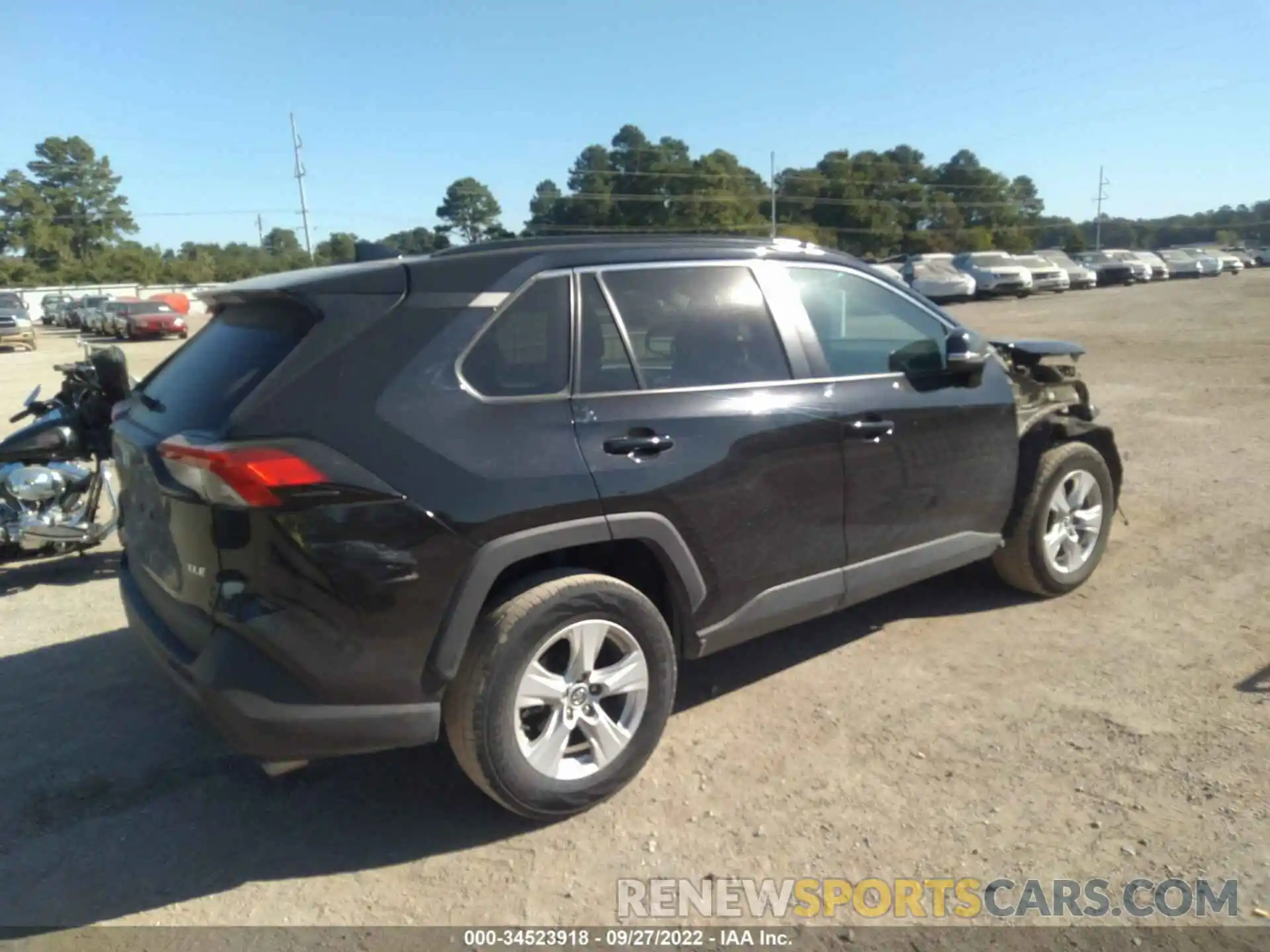 4 Photograph of a damaged car 2T3W1RFV7MW113587 TOYOTA RAV4 2021