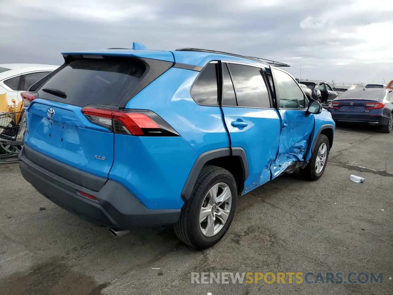 3 Photograph of a damaged car 2T3W1RFV7MW117655 TOYOTA RAV4 2021