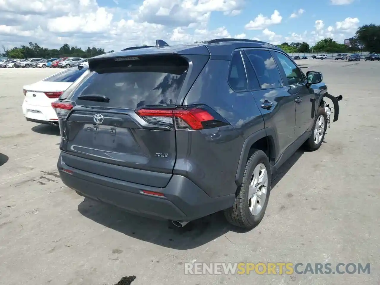 4 Photograph of a damaged car 2T3W1RFV7MW117879 TOYOTA RAV4 2021