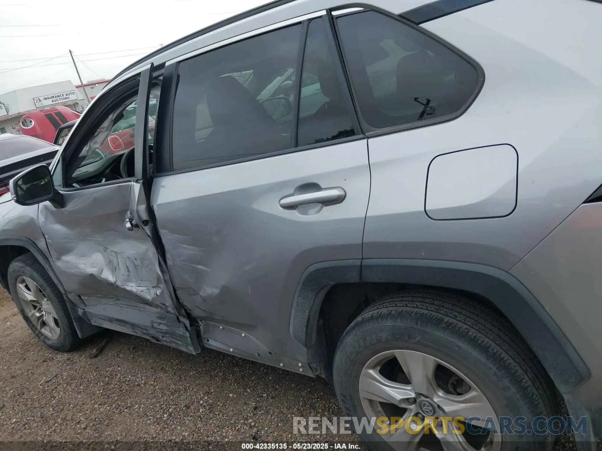 14 Photograph of a damaged car 2T3W1RFV7MW123018 TOYOTA RAV4 2021