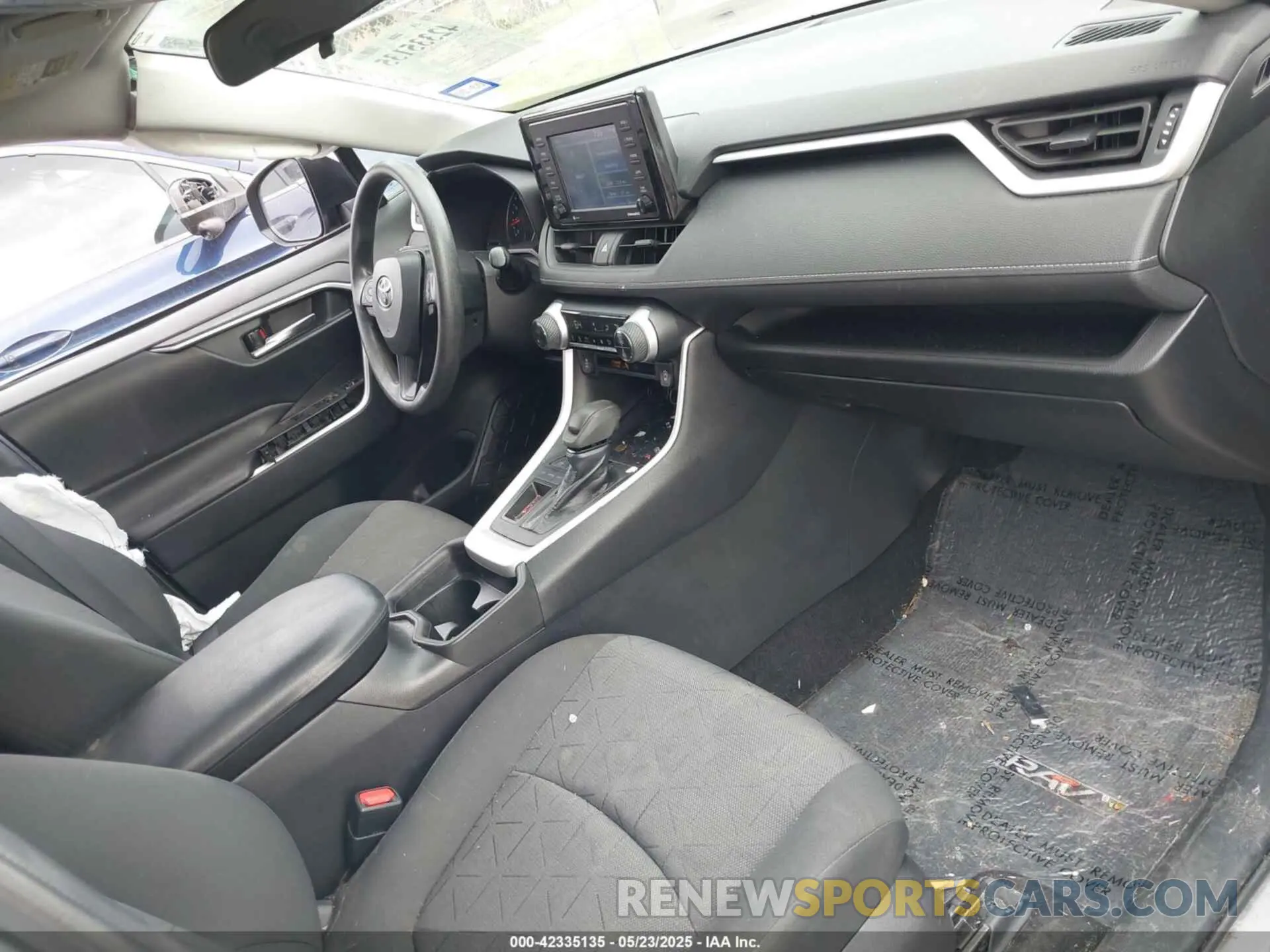 5 Photograph of a damaged car 2T3W1RFV7MW123018 TOYOTA RAV4 2021