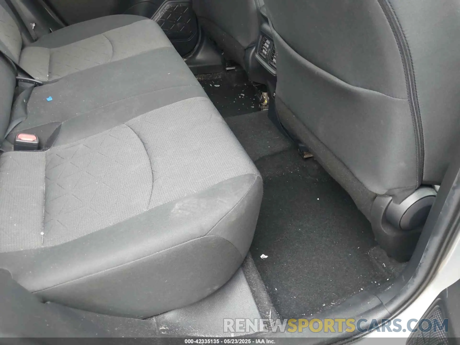 8 Photograph of a damaged car 2T3W1RFV7MW123018 TOYOTA RAV4 2021