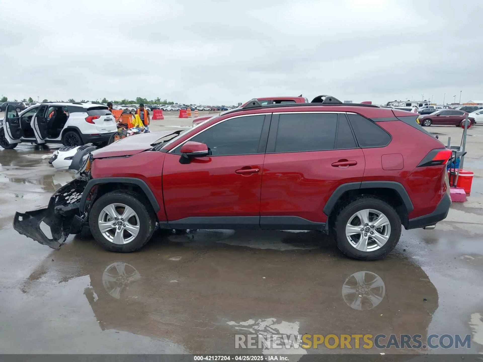 13 Photograph of a damaged car 2T3W1RFV7MW136254 TOYOTA RAV4 2021