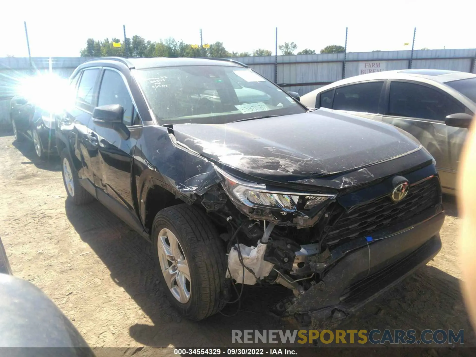 1 Photograph of a damaged car 2T3W1RFV7MW137467 TOYOTA RAV4 2021