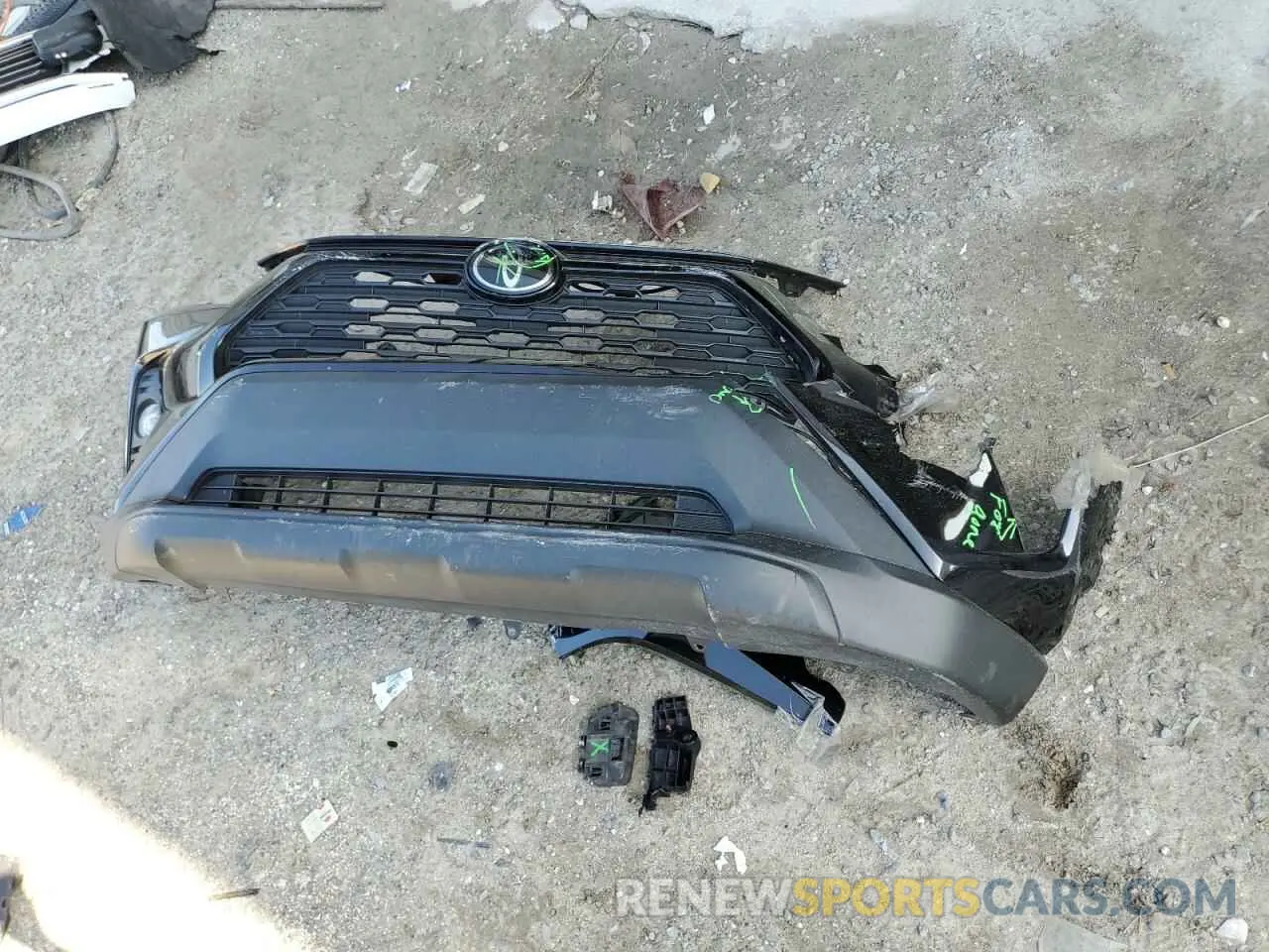 13 Photograph of a damaged car 2T3W1RFV7MW137677 TOYOTA RAV4 2021