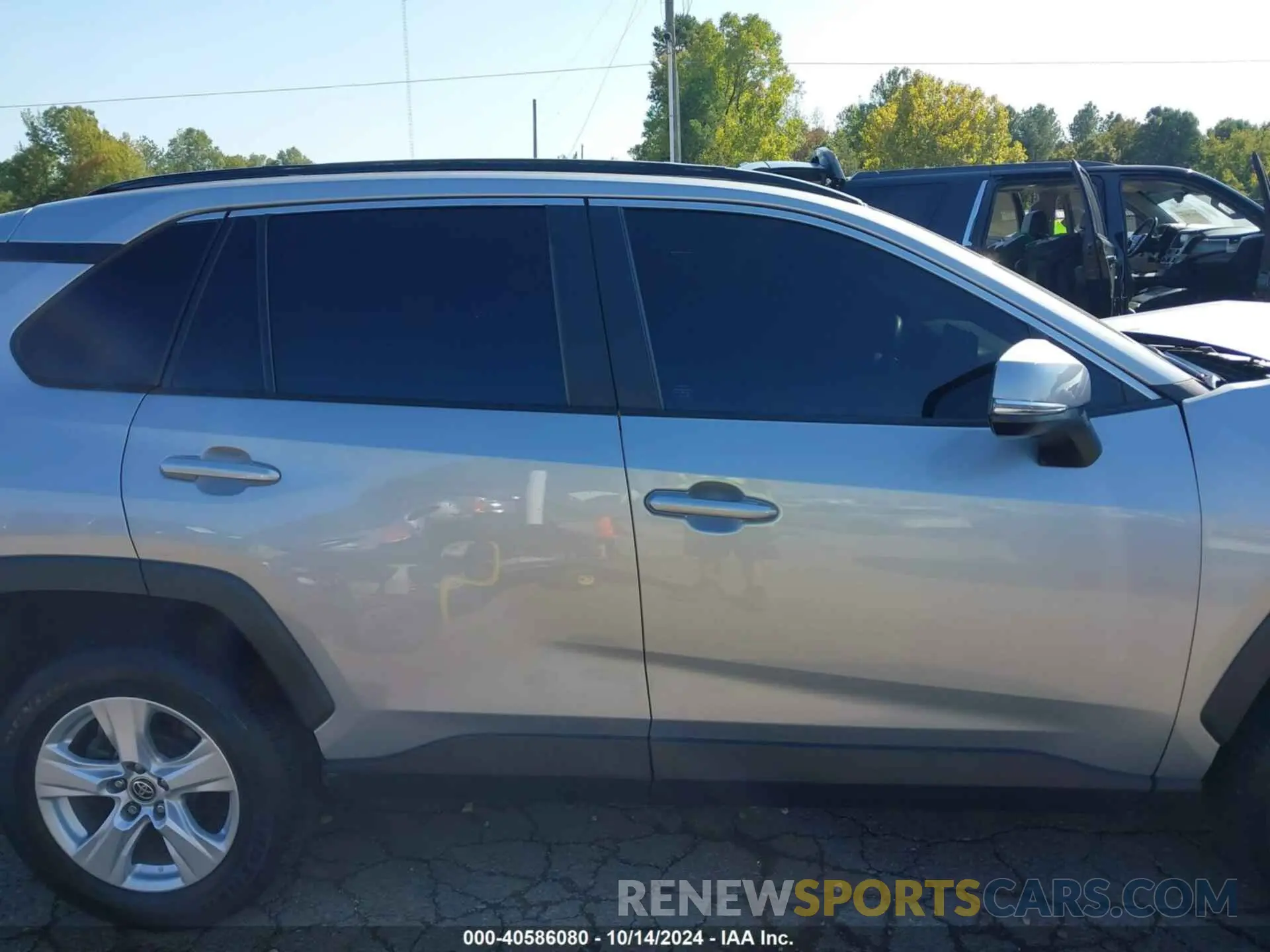 14 Photograph of a damaged car 2T3W1RFV7MW142426 TOYOTA RAV4 2021
