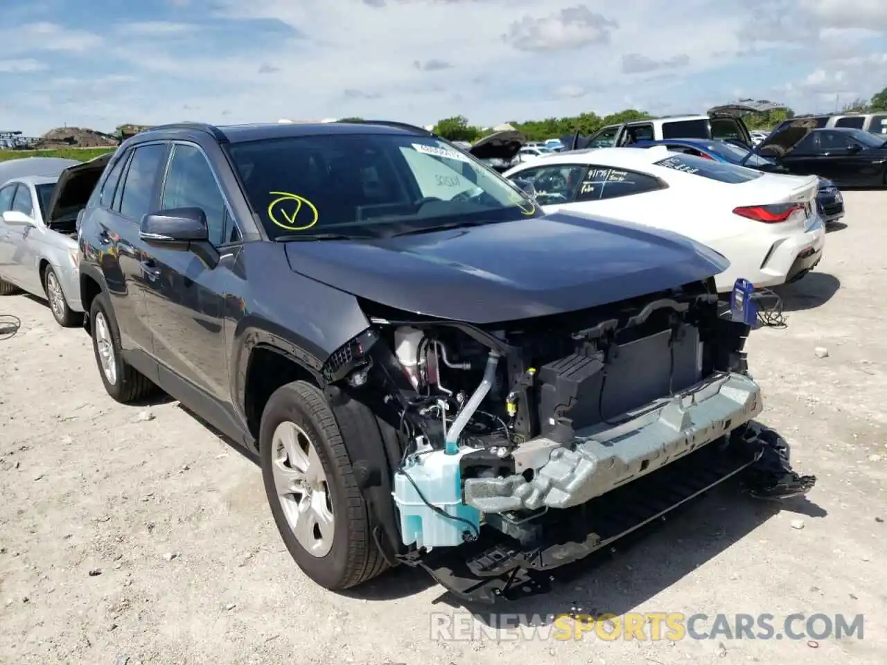 1 Photograph of a damaged car 2T3W1RFV7MW148971 TOYOTA RAV4 2021