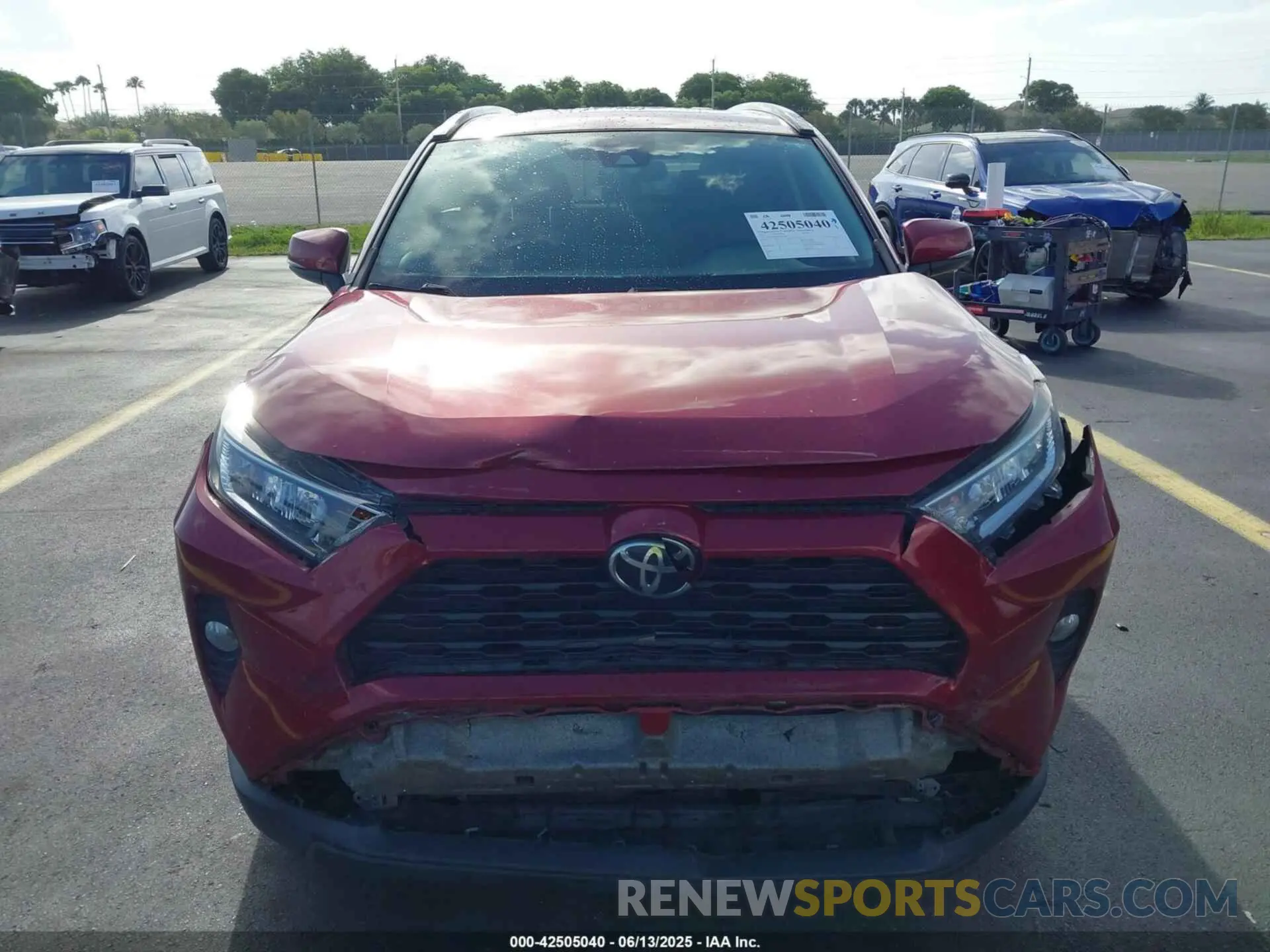 12 Photograph of a damaged car 2T3W1RFV7MW159209 TOYOTA RAV4 2021