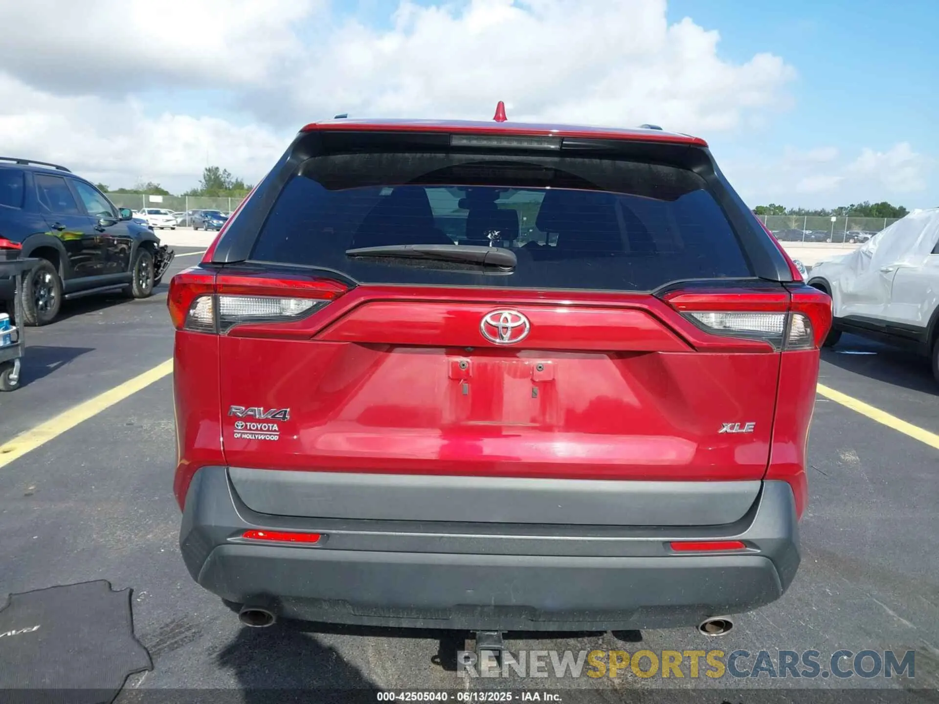 16 Photograph of a damaged car 2T3W1RFV7MW159209 TOYOTA RAV4 2021