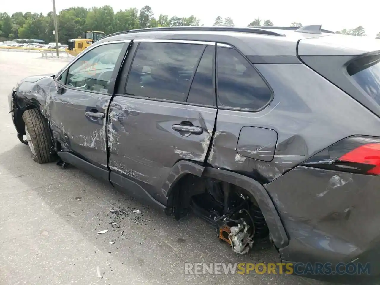 9 Photograph of a damaged car 2T3W1RFV7MW165575 TOYOTA RAV4 2021