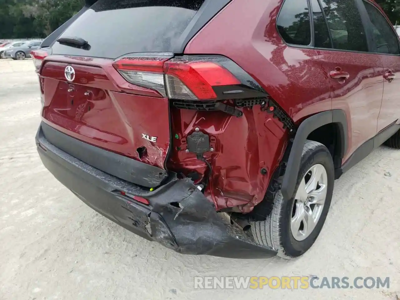 9 Photograph of a damaged car 2T3W1RFV7MW174793 TOYOTA RAV4 2021