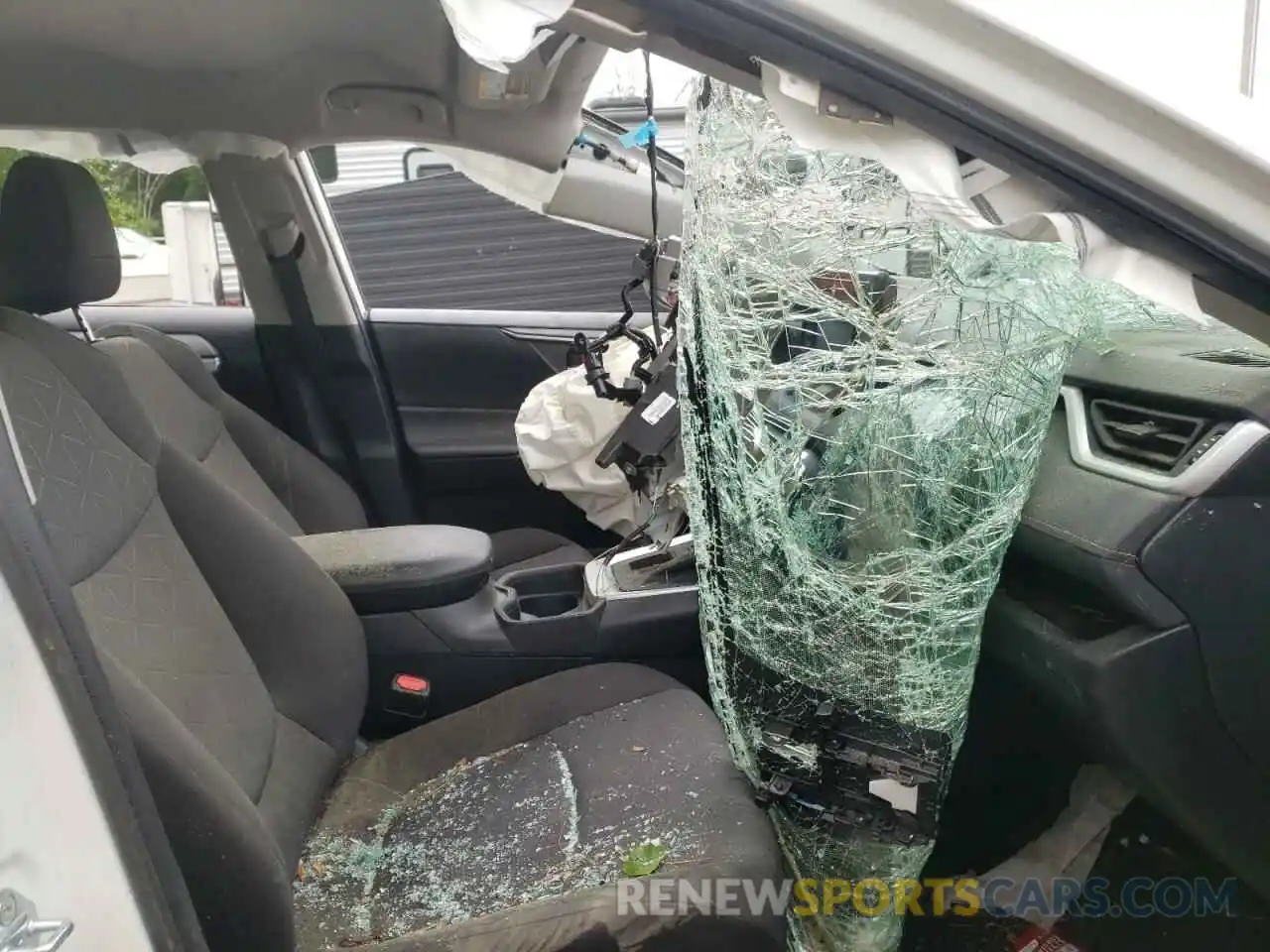 5 Photograph of a damaged car 2T3W1RFV8MC094548 TOYOTA RAV4 2021