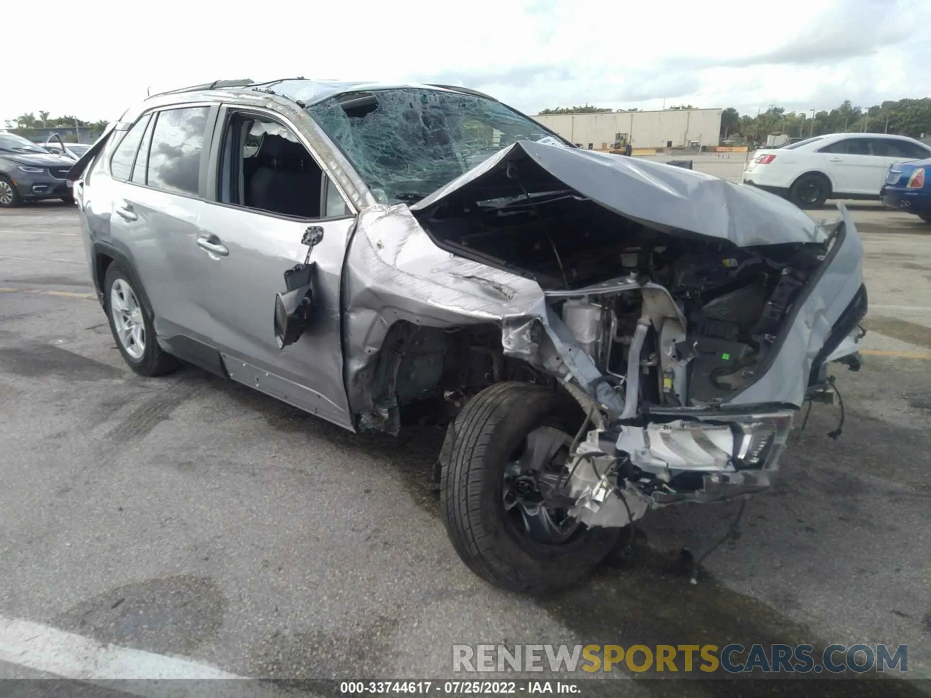 1 Photograph of a damaged car 2T3W1RFV8MC099961 TOYOTA RAV4 2021