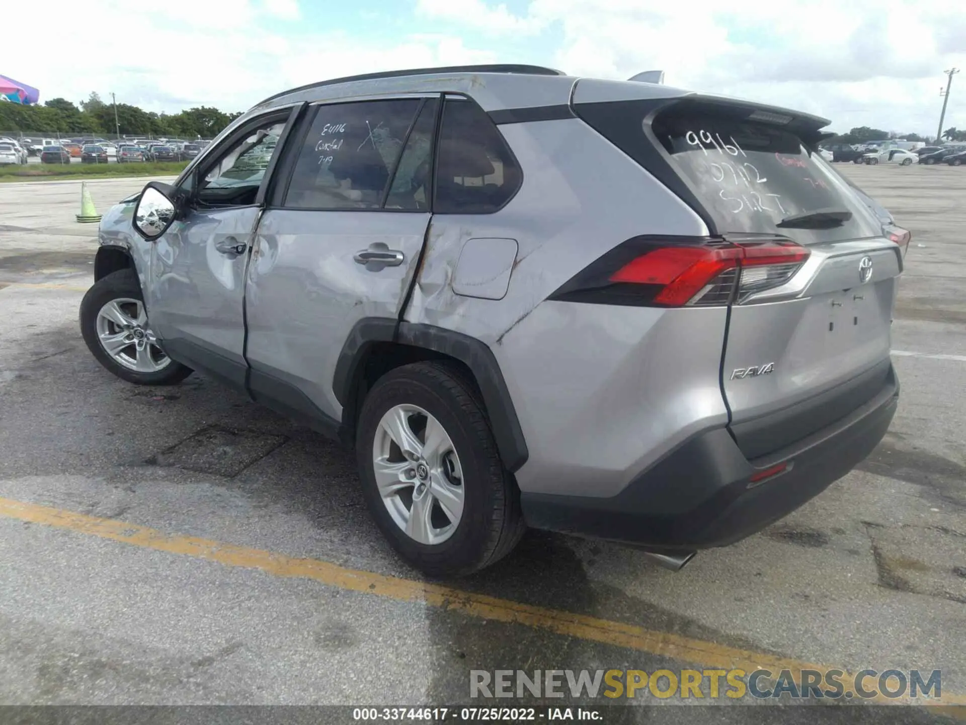 3 Photograph of a damaged car 2T3W1RFV8MC099961 TOYOTA RAV4 2021