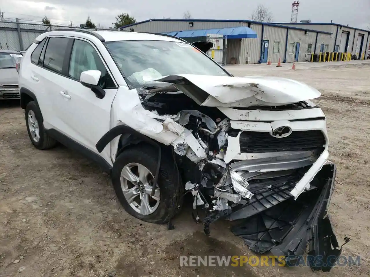 1 Photograph of a damaged car 2T3W1RFV8MC102440 TOYOTA RAV4 2021